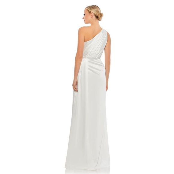 🔥🔥 Mac Duggal Draped One Shoulder Gown - Picture 3 of 12